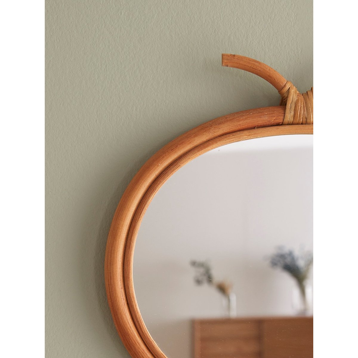 Miroir pomme en rotin beige clair uni, CYRILLUS