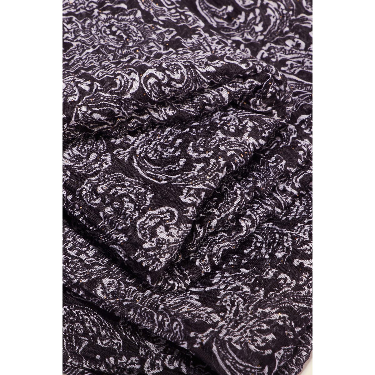 Foulard noir, BONOBO