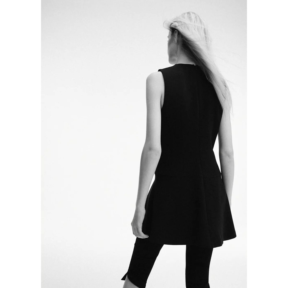 Robe courte avec détail de couture noir, MANGO