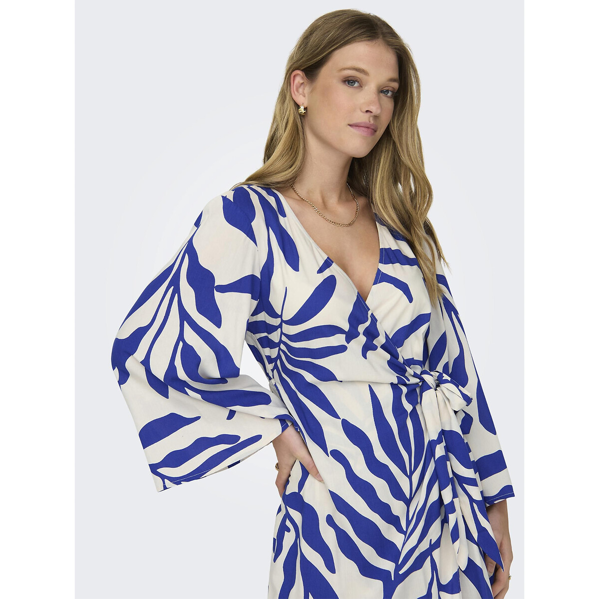 Robe portefeuille imprimée blanc/bleu, JDY