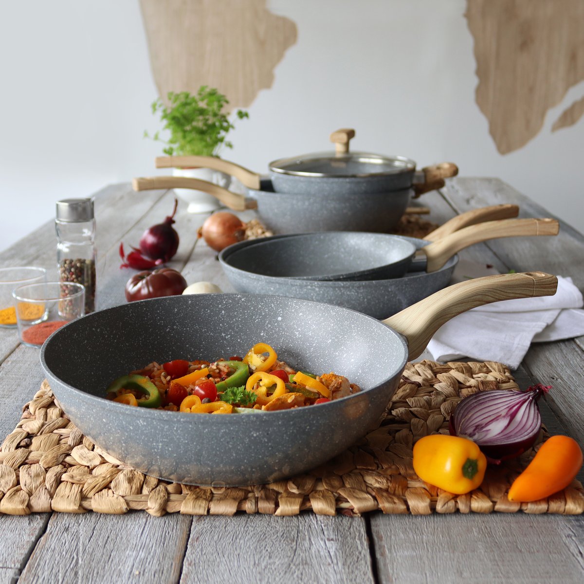 Wok en aluminium 28cm, CANNELLE gris, MENASTYL