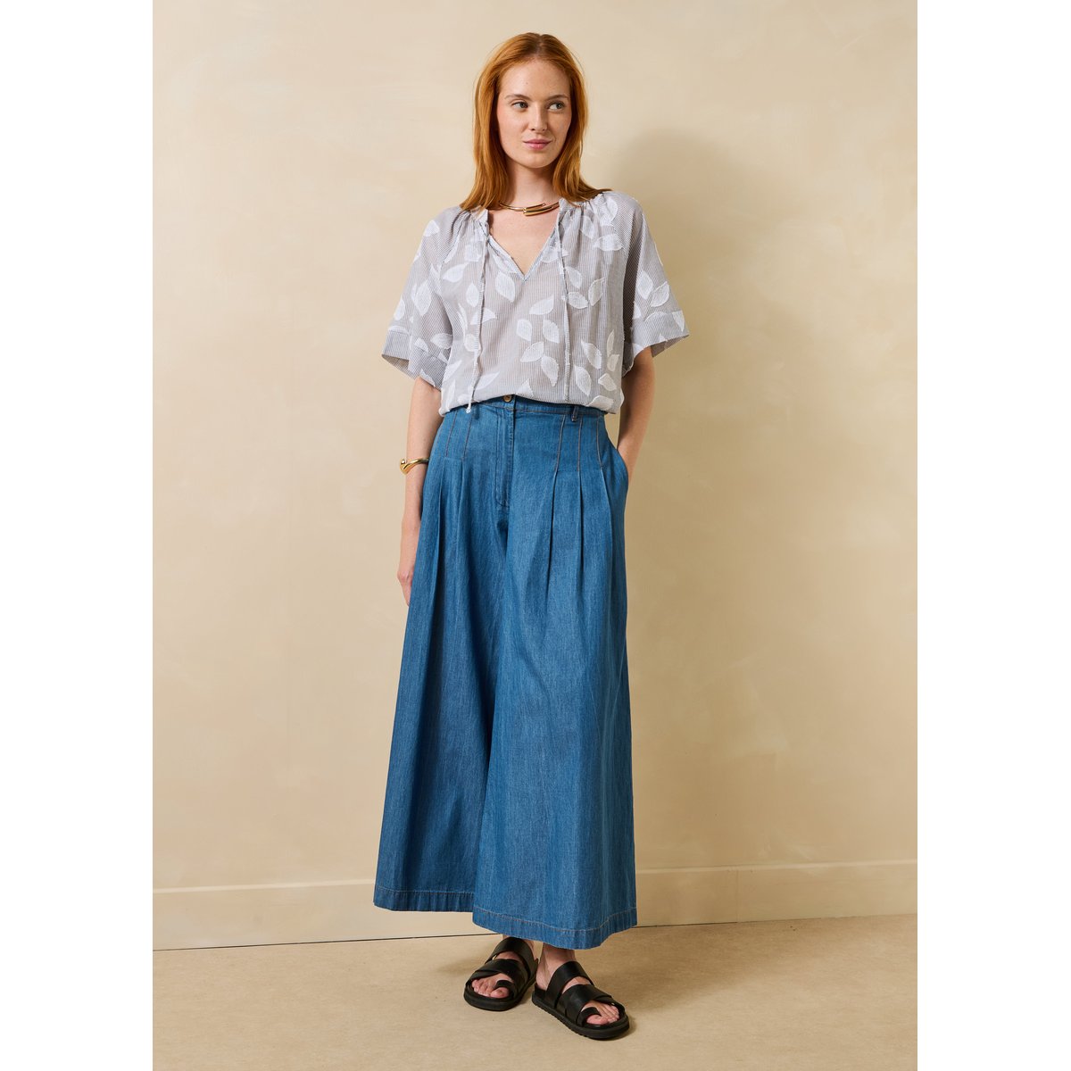 Top ample manches courtes en coton fleuri noir, LA FEE MARABOUTEE