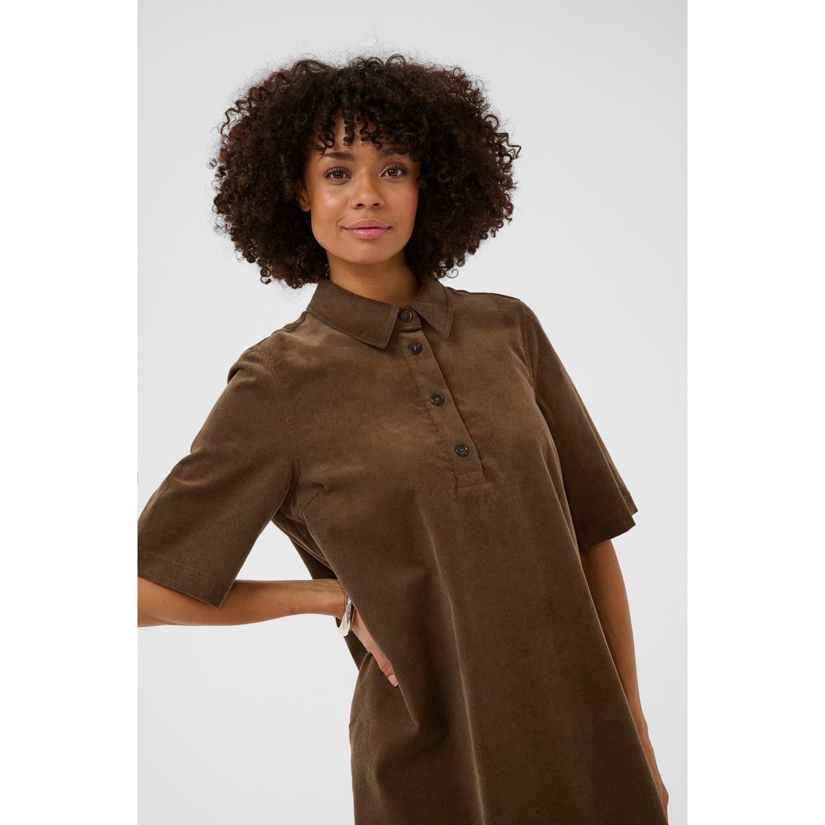Robe marron cub, CULTURE