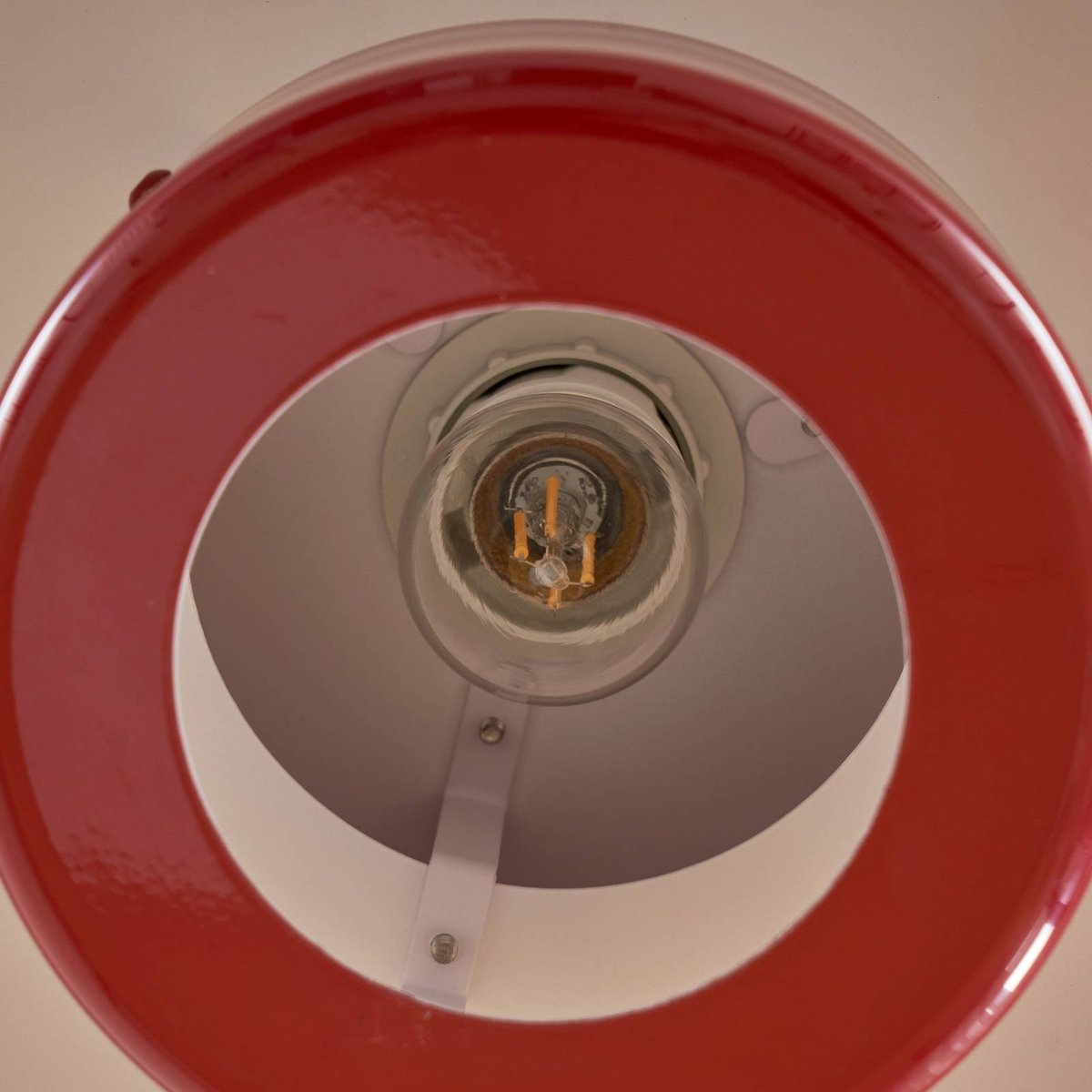 Suspension en métal vintage, Tivra rouge, LINDBY