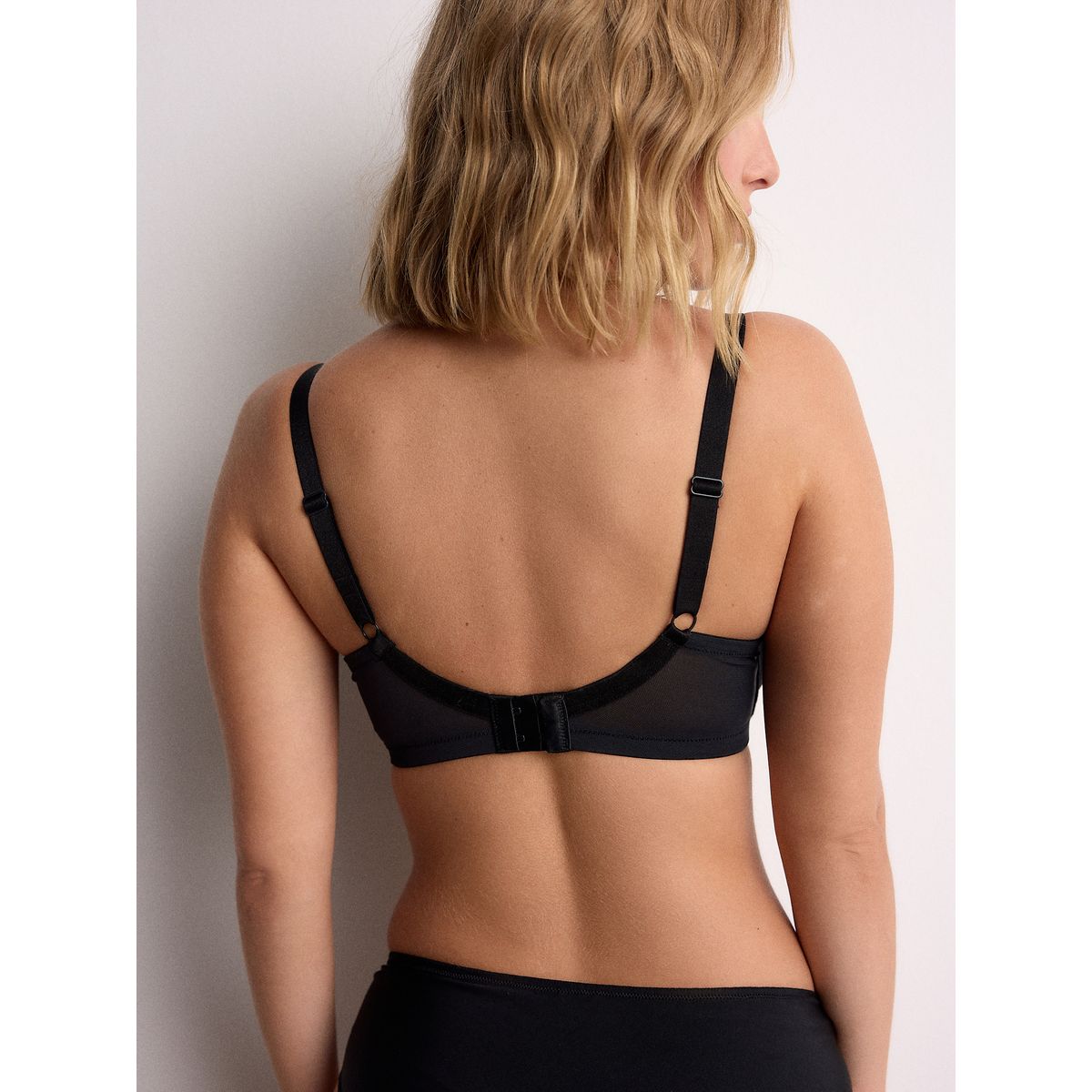 Soutien-gorge pigeonnant rembourré noir, NEXT