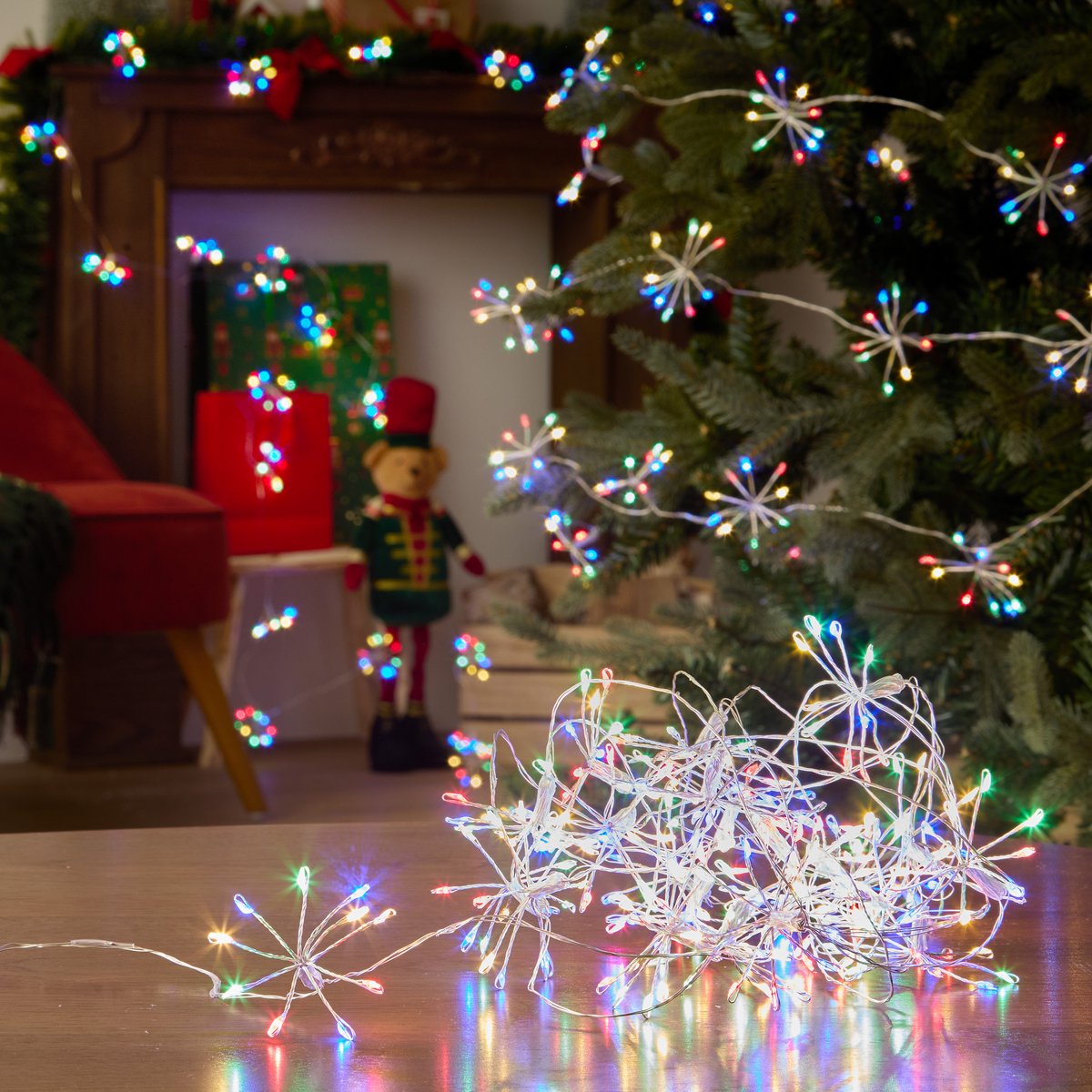 Guirlande lumineuse à pompons d'extérieur 10 m 500 LED blanc froid fil cuivre 13 fonctions avec minuteur et transformateur multicolore, FEERIC LIGHTS & CHRISTMAS