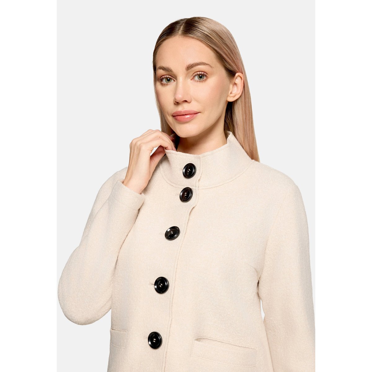 Blazer court à col droit silky beige, BETTY BARCLAY