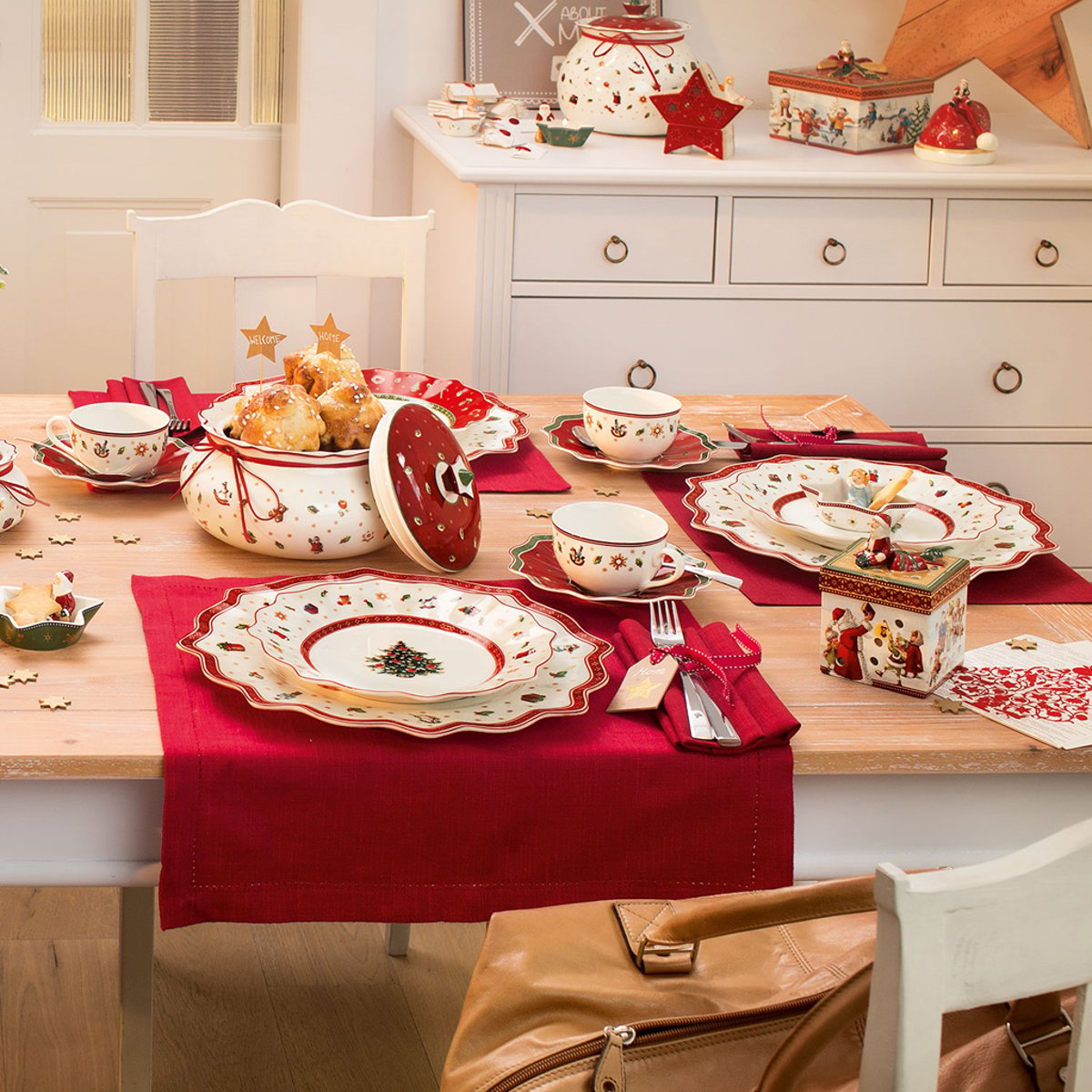 Assiette D'accueil TOY'S DELIGHT rouge, VILLEROY & BOCH