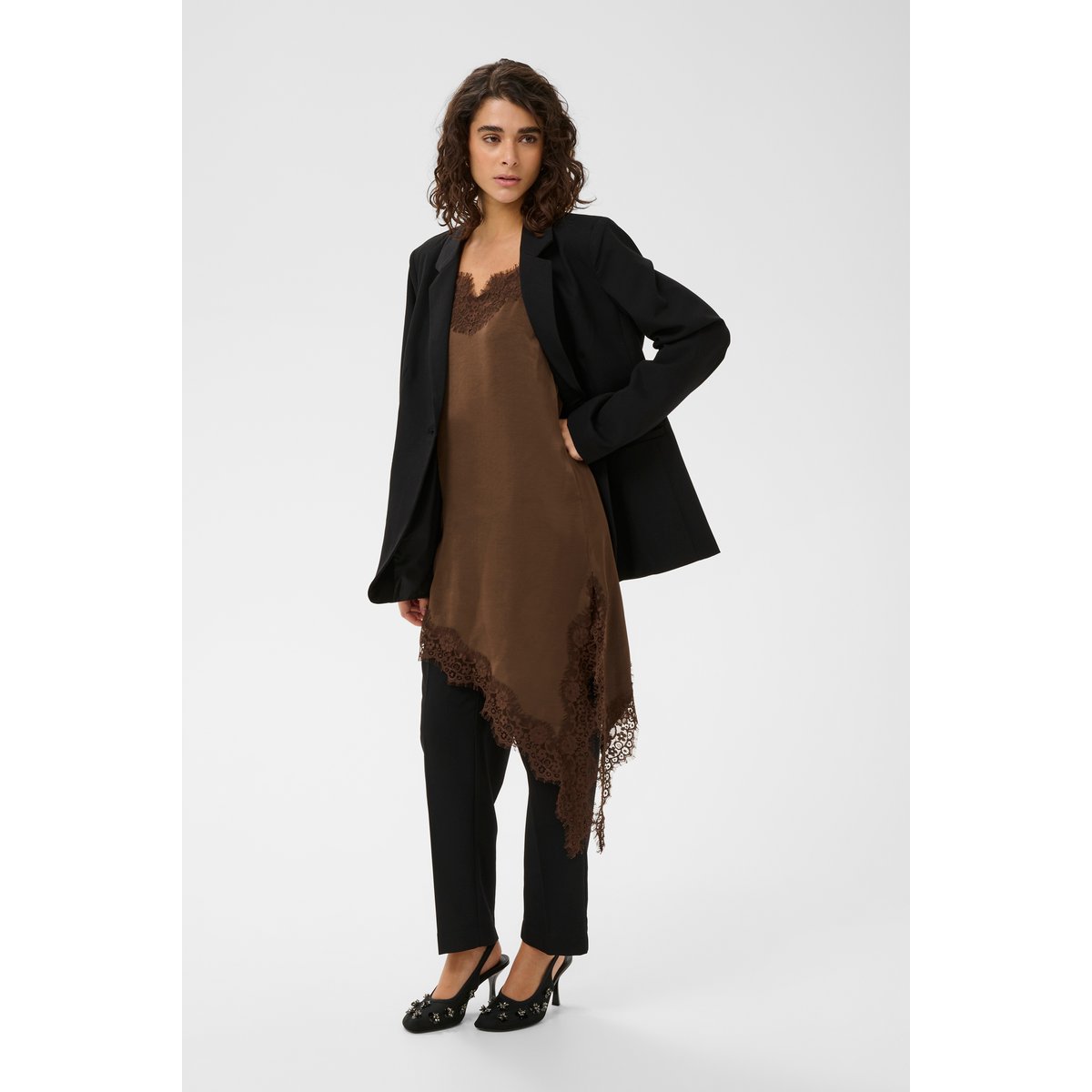 Robe marron seal brown cc., KAFFE