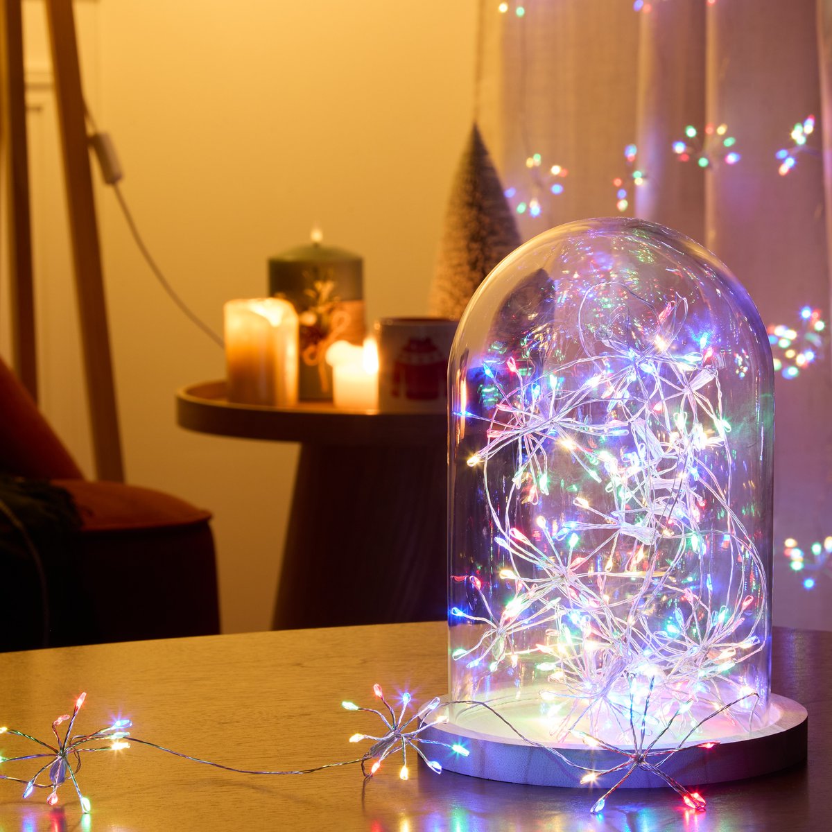 Guirlande lumineuse à pompons d'intérieur 4 m 400 LED blanc froid fil cuivre à piles multicolore, FEERIC LIGHTS & CHRISTMAS