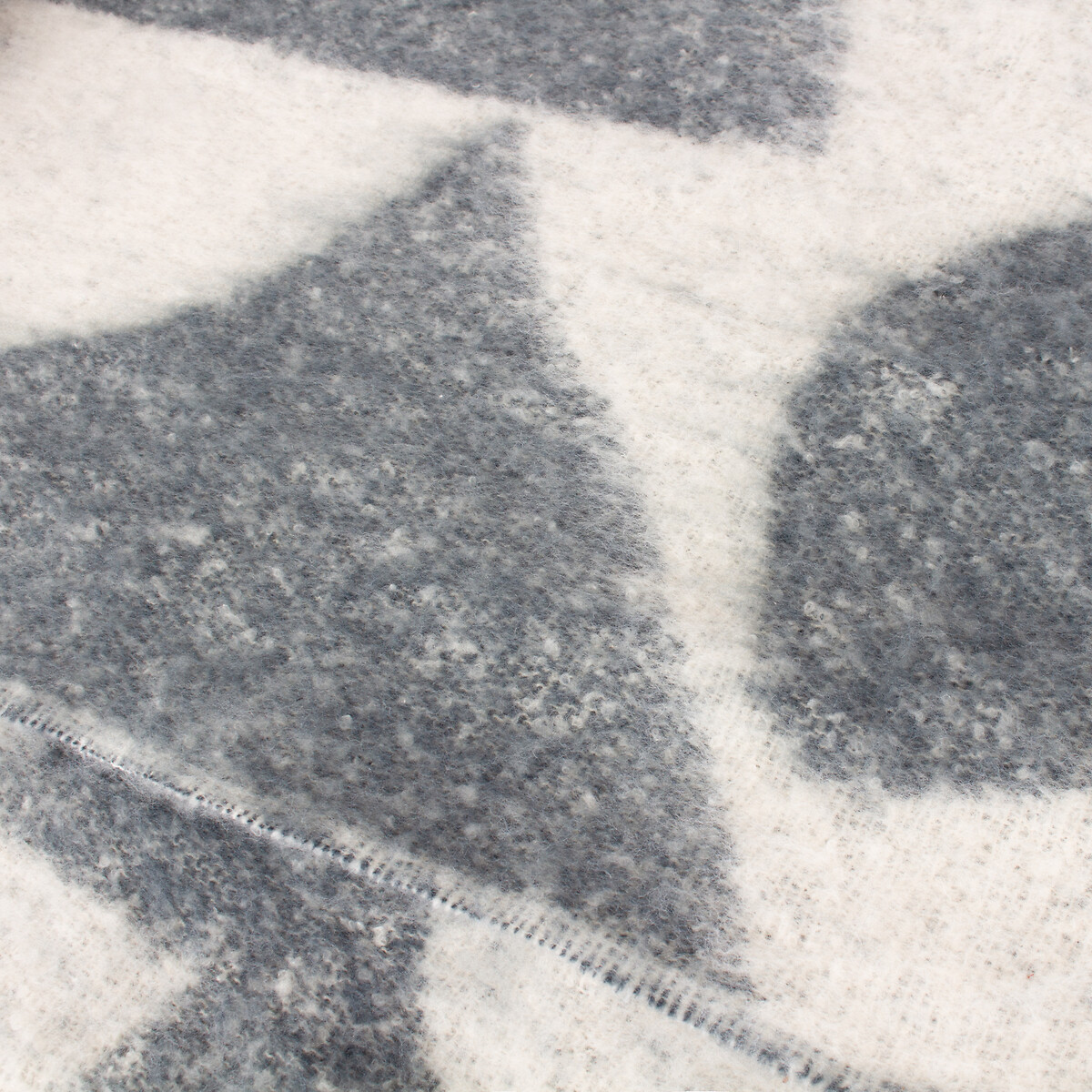 Meta Tasselled Throw graphite, HÖEM