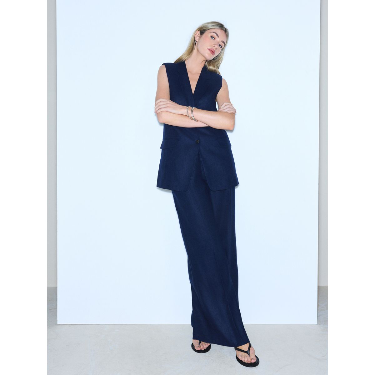Blazer long sans manches en lin majoritaire bleu marine, NEXT