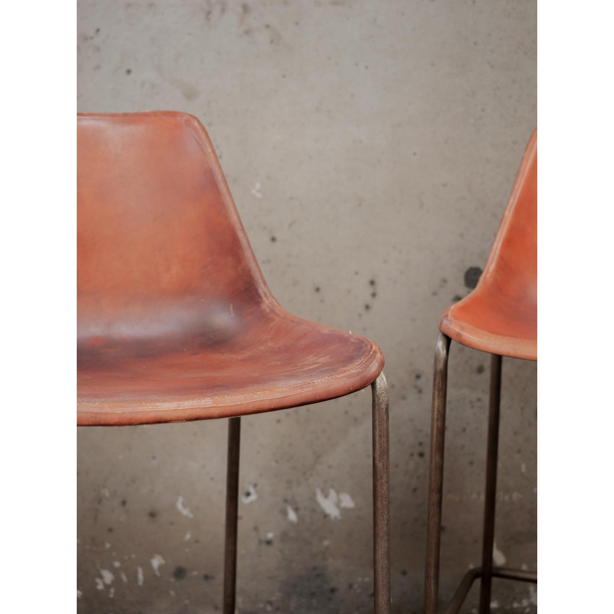 Lot de 2 chaises hautes Alma N°1701 - Bon état marron, DEBONGOUT