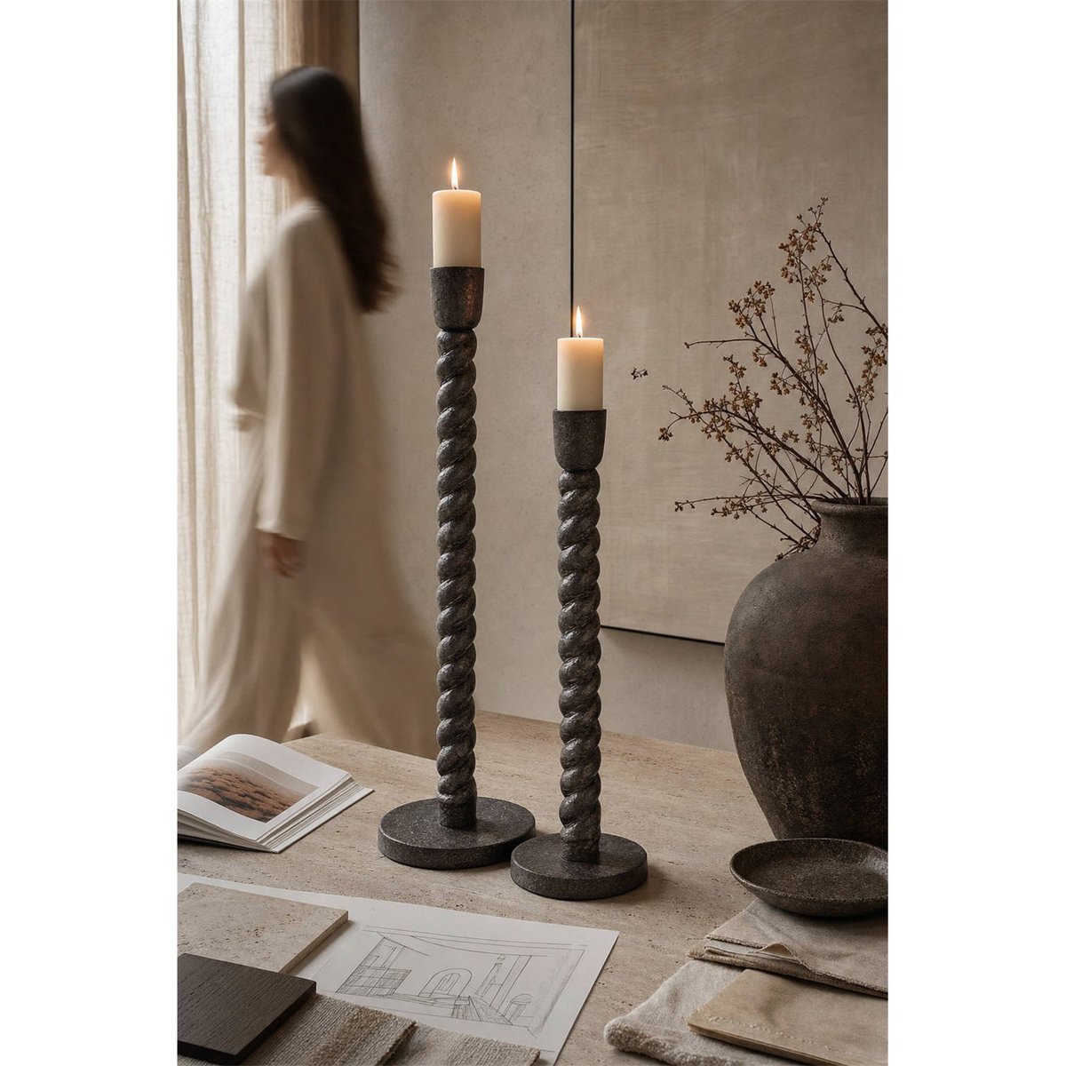 Bougeoir haut en aluminium finition laiton laiton antique, RECOLLECTION