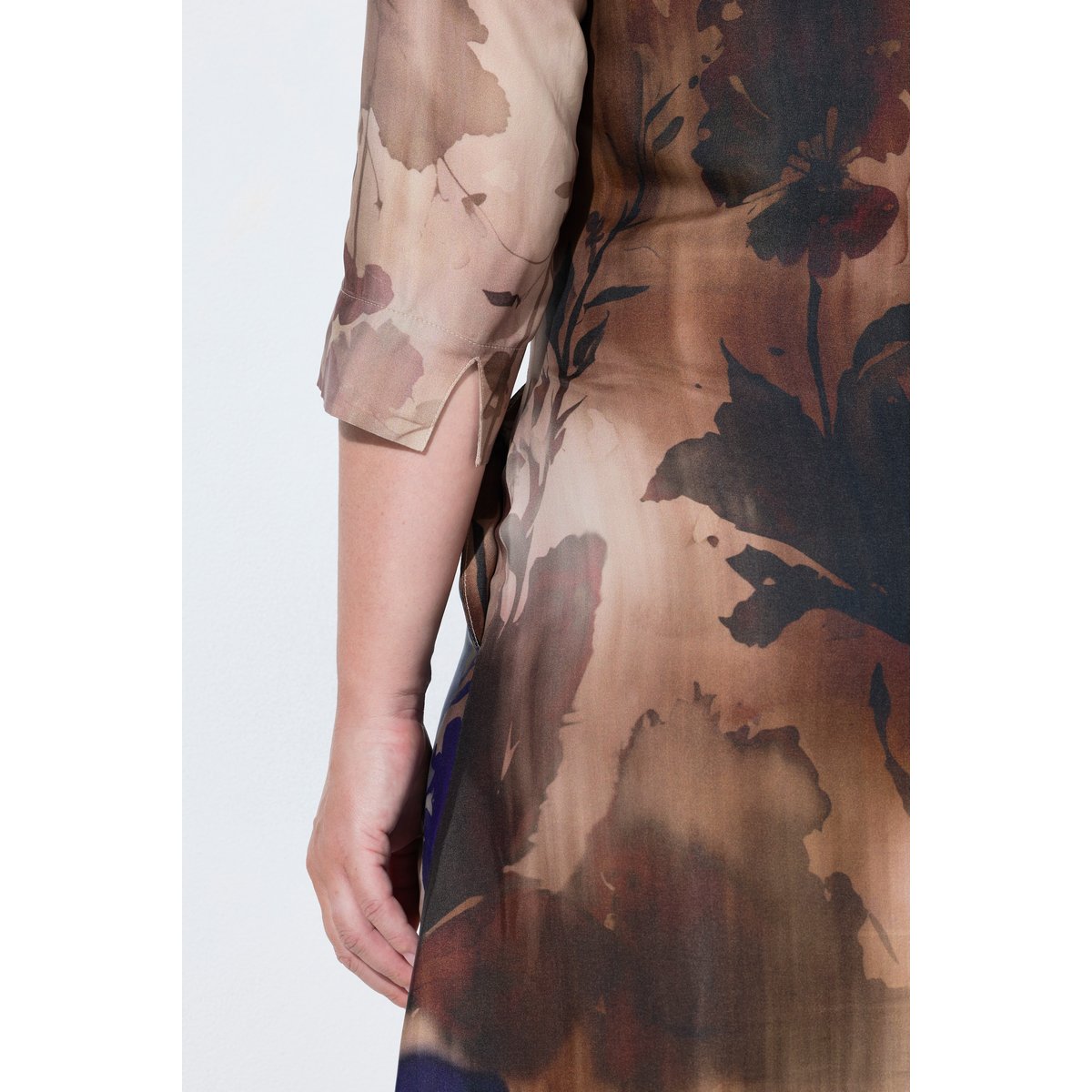 Robe longue en satin, esprit aquarelle marine foncé, ULLA POPKEN