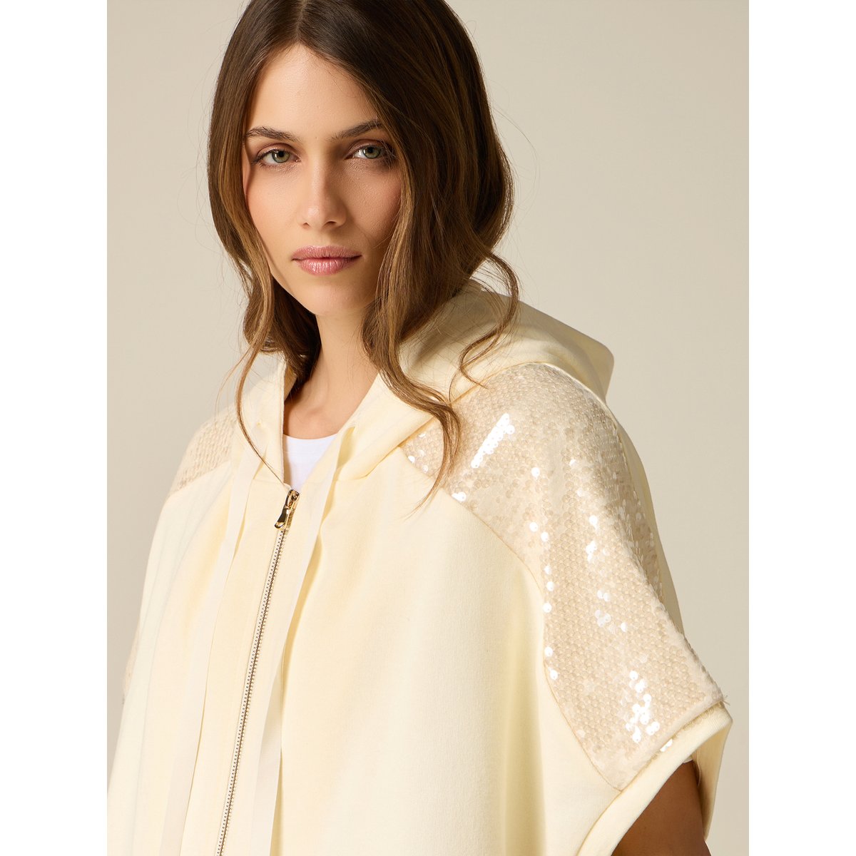 Sweat-shirt manches courtes avec paillettes crème, OLTRE