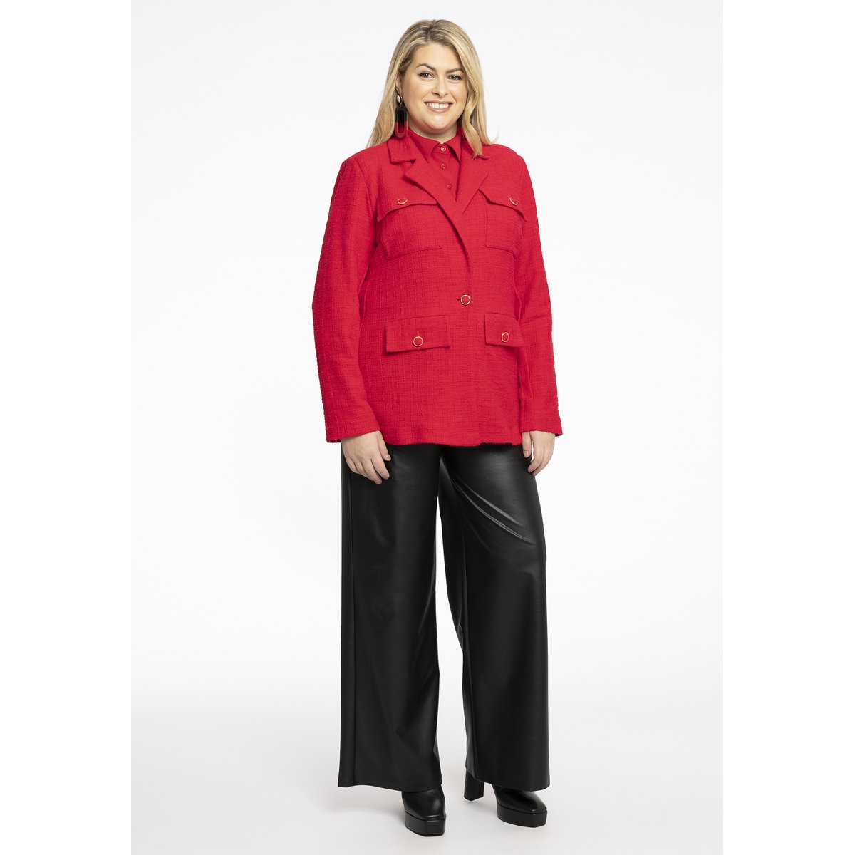 Veste /Blazer Avec des boutons rouge, YOEK