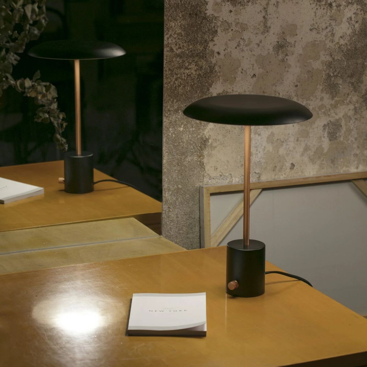 Lampe lumière chaude HOSHI noir, FARO