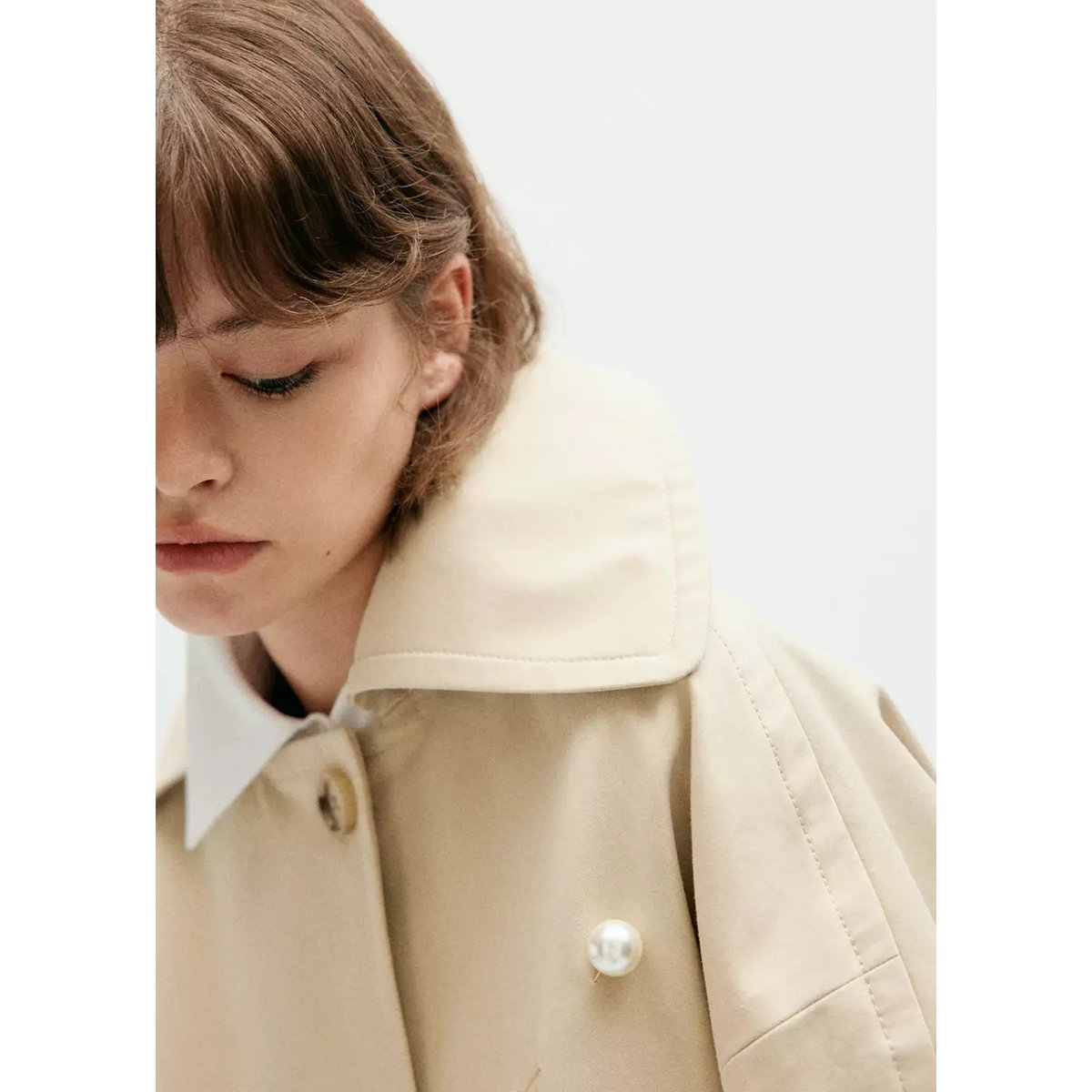 Trench court enduit beige, MANGO