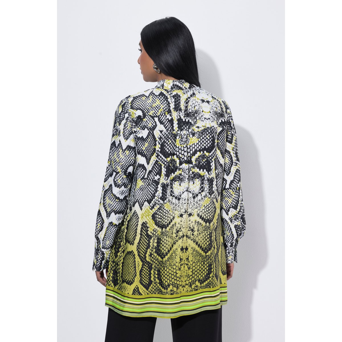 Chemisier en satin, motif peau de serpent blanc cassé, ULLA POPKEN