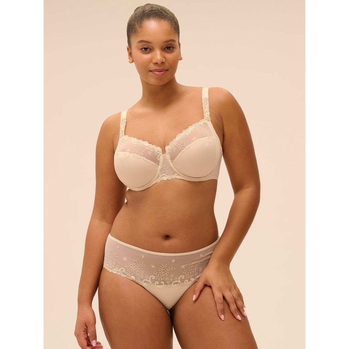 Soutien-gorge avec armatures emboitant, DÉLICE beige, SIMONE PERELE