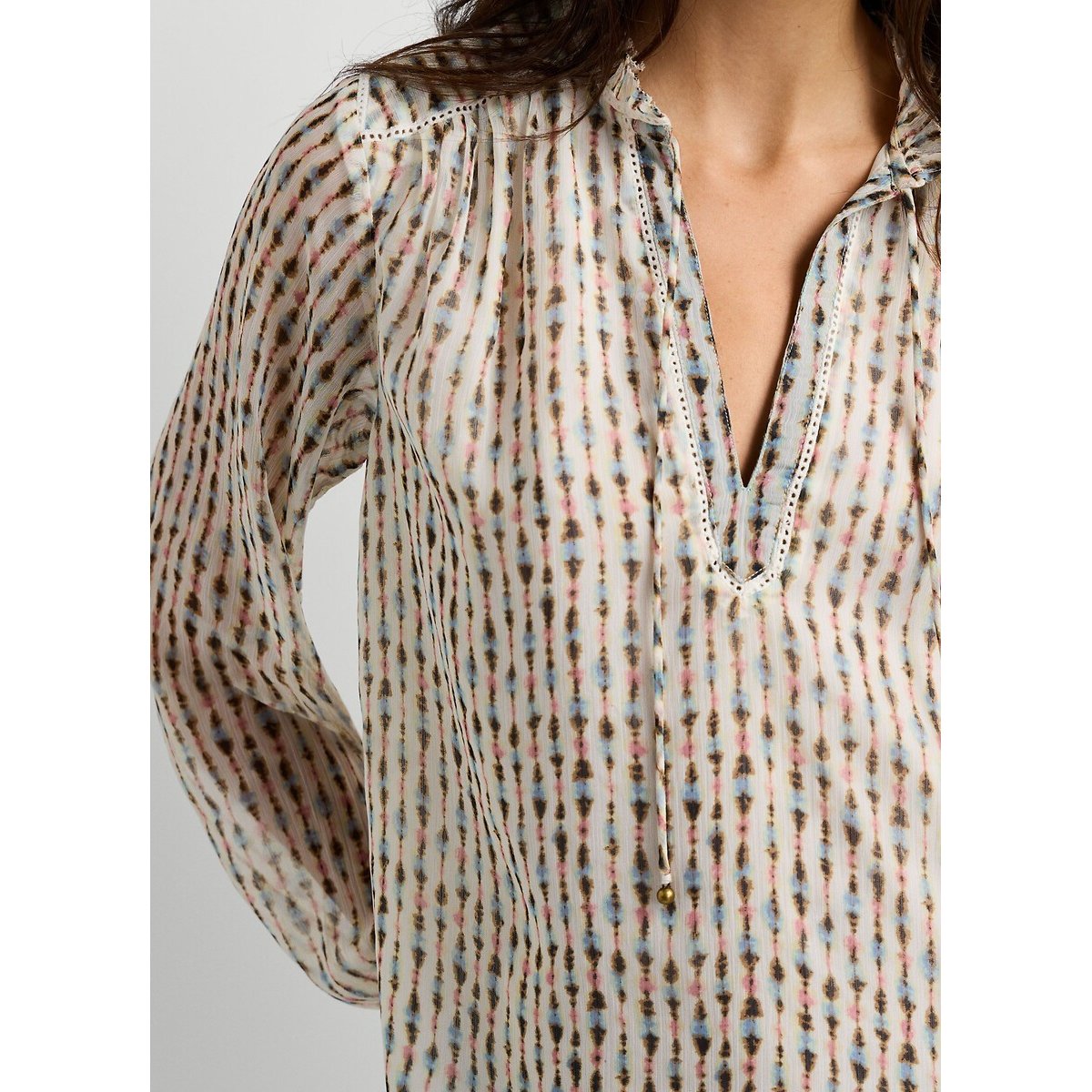 Blusa estampada con cuello alto y lazada estampado crudo, PEPE JEANS