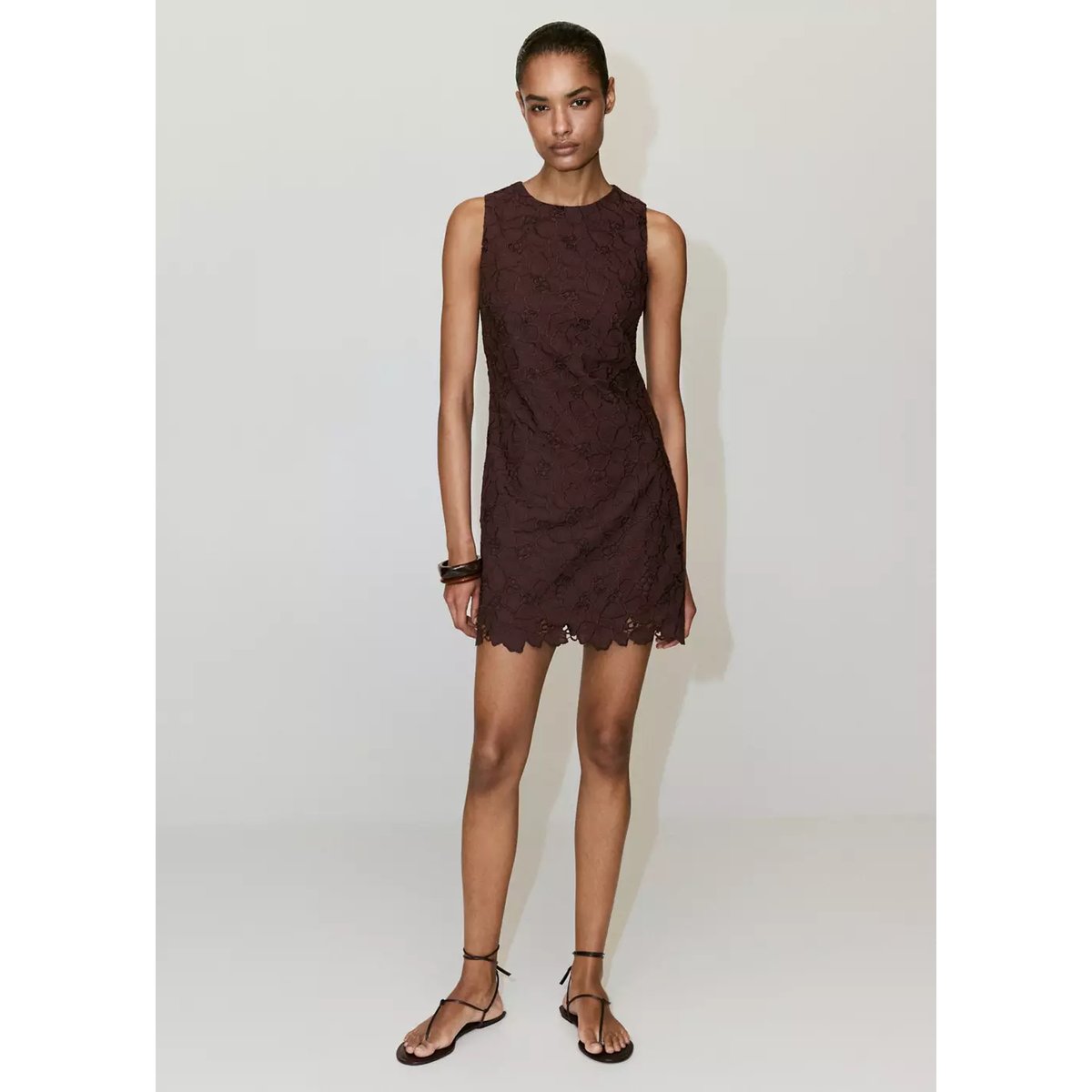 Robe florale brodée et ajourée marron, MANGO
