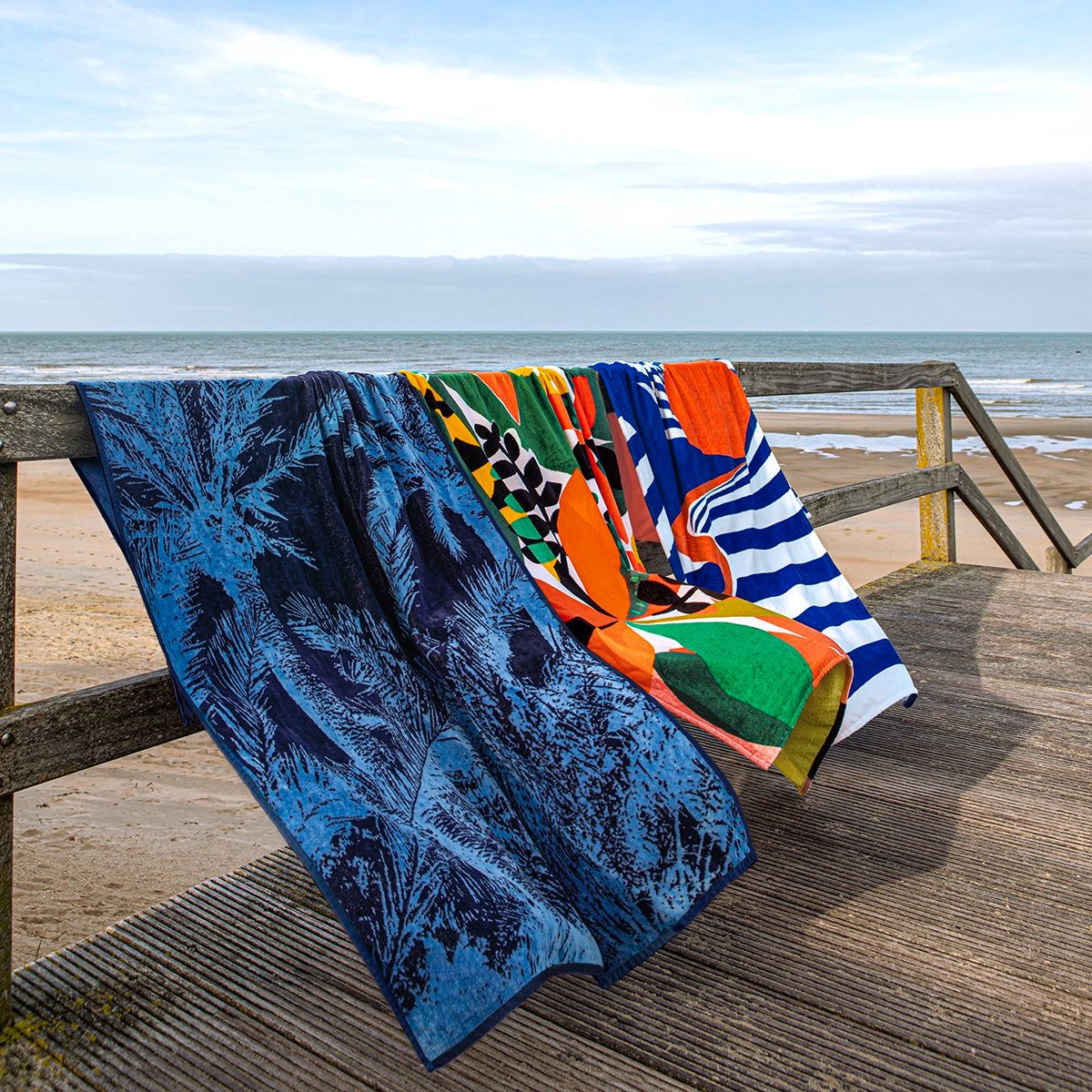 Drap De Plage LOINTAIN lointain, ANNE DE SOLENE