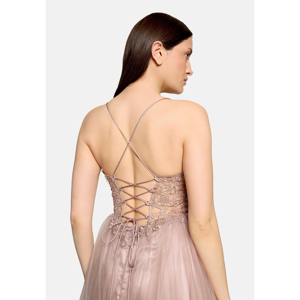 Robe de soirée à broderies fawn, VERA MONT