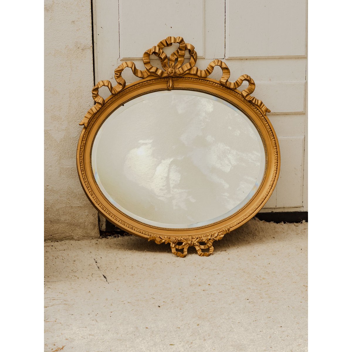 Miroir ovale en résine dorée Georges N°1495 - Bon état doré, DEBONGOUT