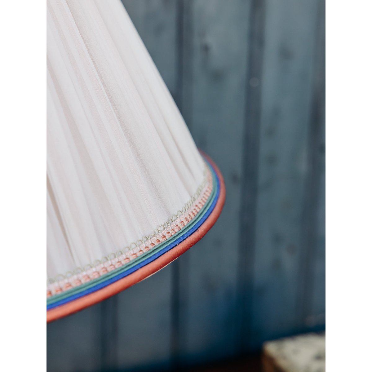 Lampe à poser en céramique Suzanne N°443 - Bon état beige, DEBONGOUT