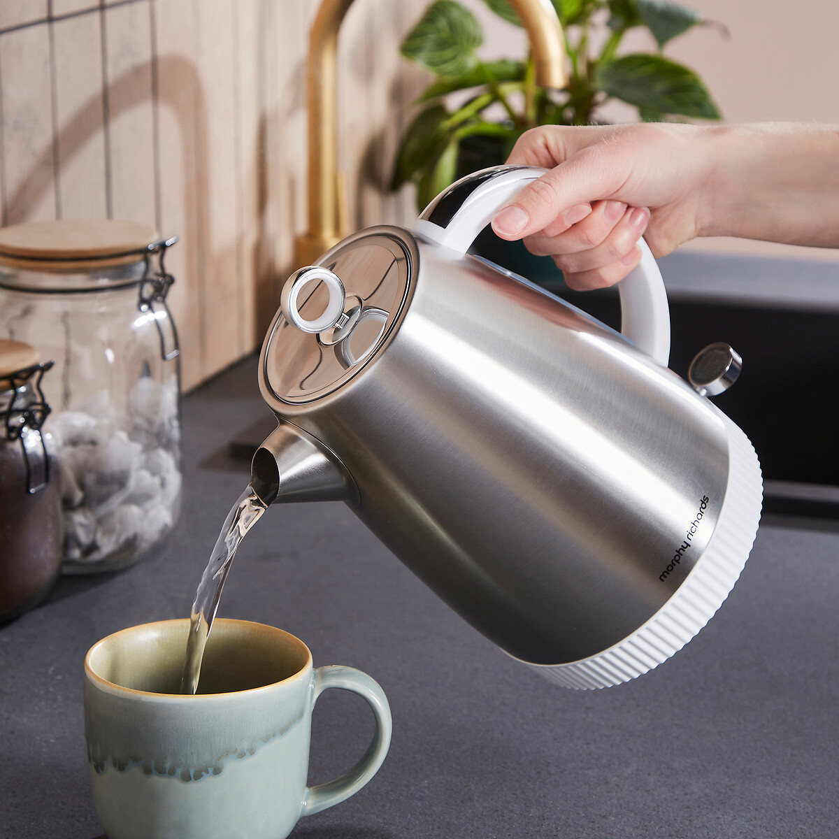 Mexborough 1.7L Stainless Steel Kettle white, MORPHY RICHARDS