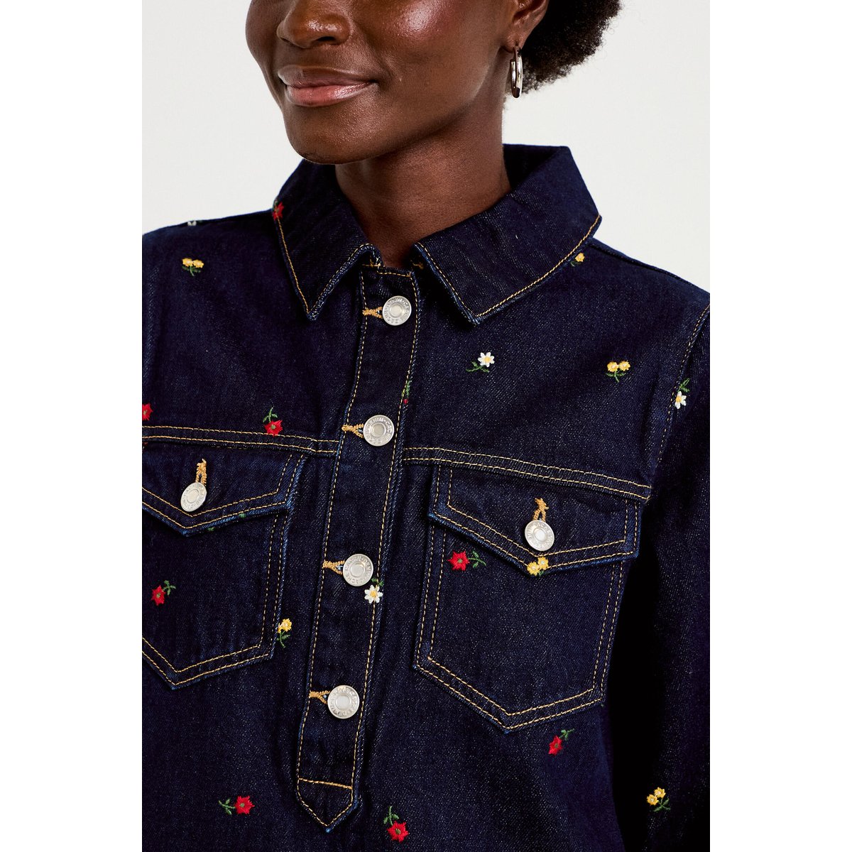 Robe courte évasée en jean brodée bleu marine, CACHE CACHE