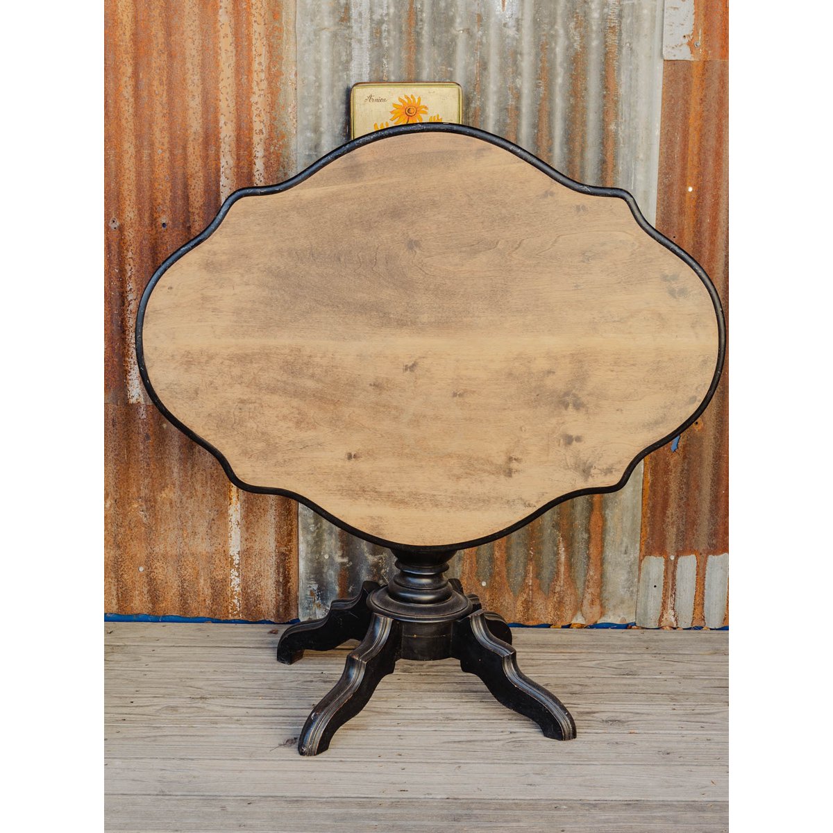 Table d'appoint en bois Francine N°1675 - Bon état bois foncé, DEBONGOUT