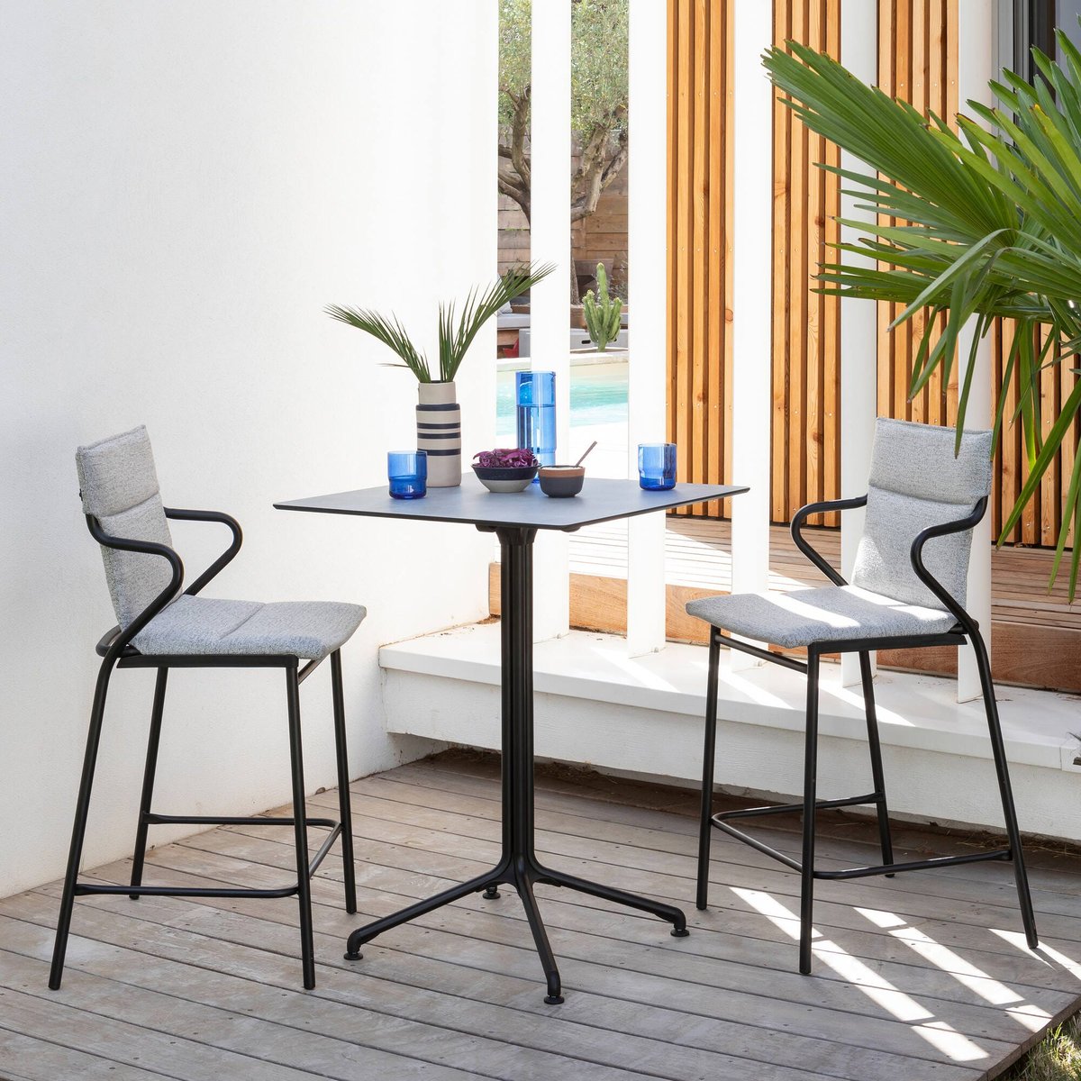 Table de repas carré 2/4 places hauteur mi-haut - HORIZON ciment, LAFUMA MOBILIER