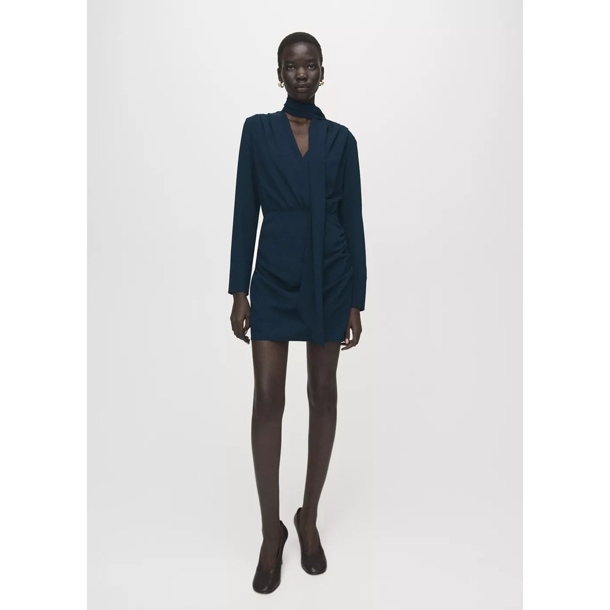 Robe foulard drapée bleu marine, MANGO