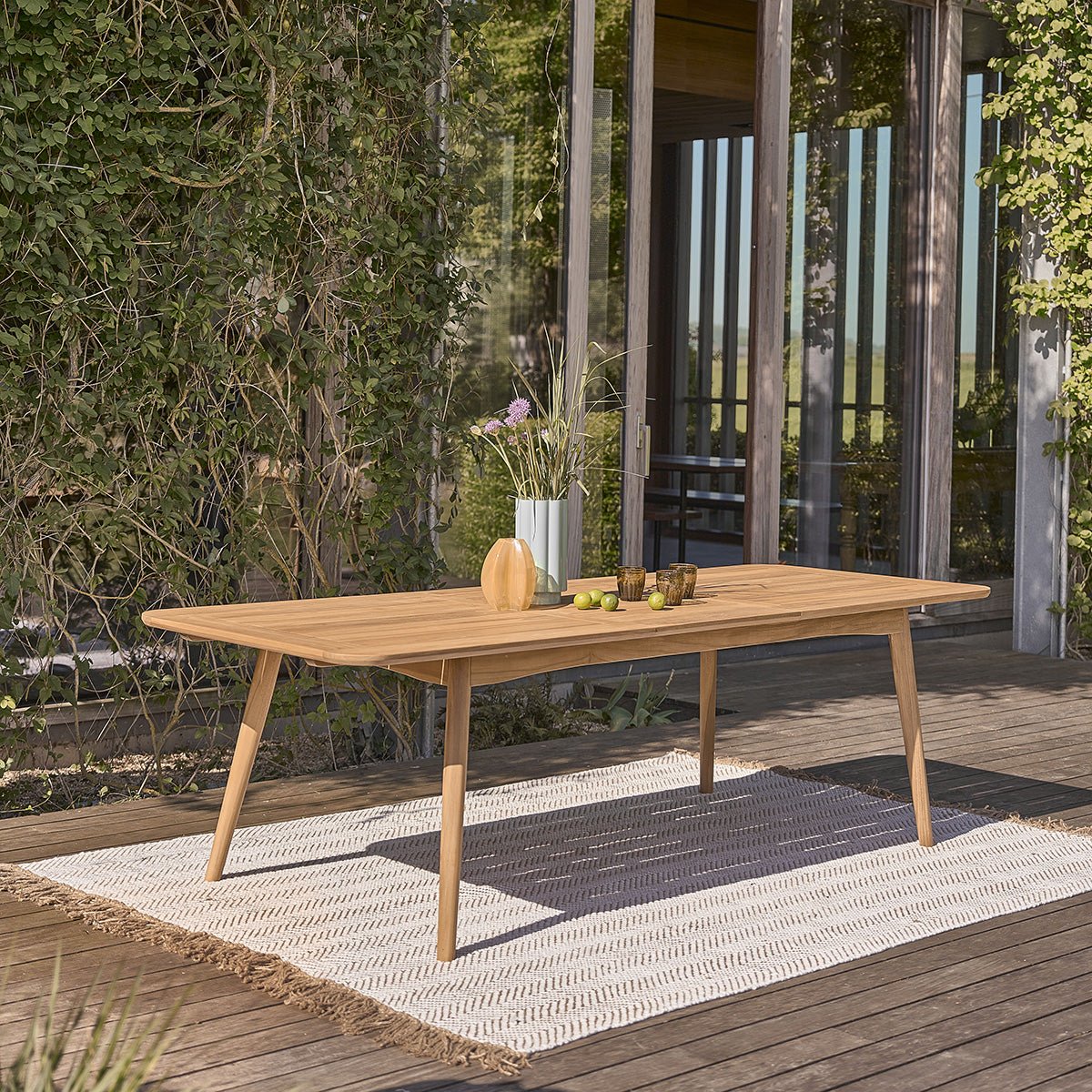 Salon de jardin en teck massif extensible 6/8 places AMBRE naturel, BERAH GETAH