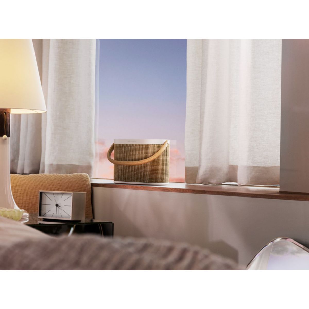 Enceinte résidentielle Beosound A5 Alu / Raphia couleur unique, BANG ET OLUFSEN