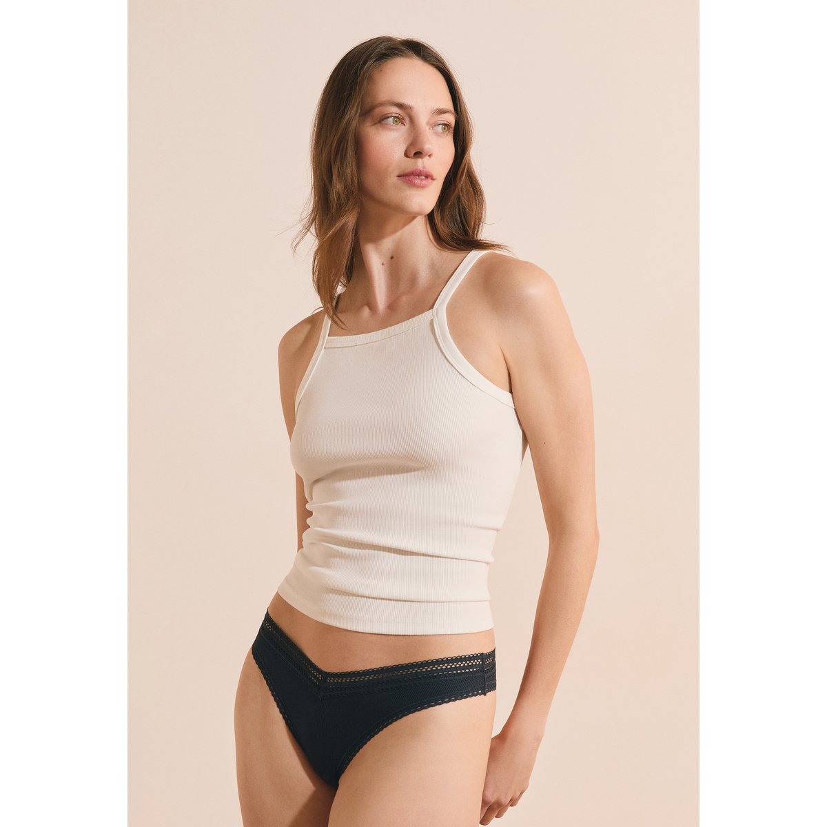 Tanga V-shape en microfibre et dentelle POWER 2 encre, ETAM