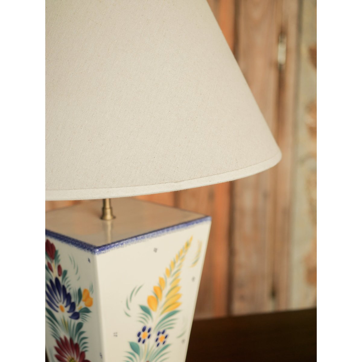 Lampe à poser en faïence Suzanne N°650 - Bon état blanc, DEBONGOUT