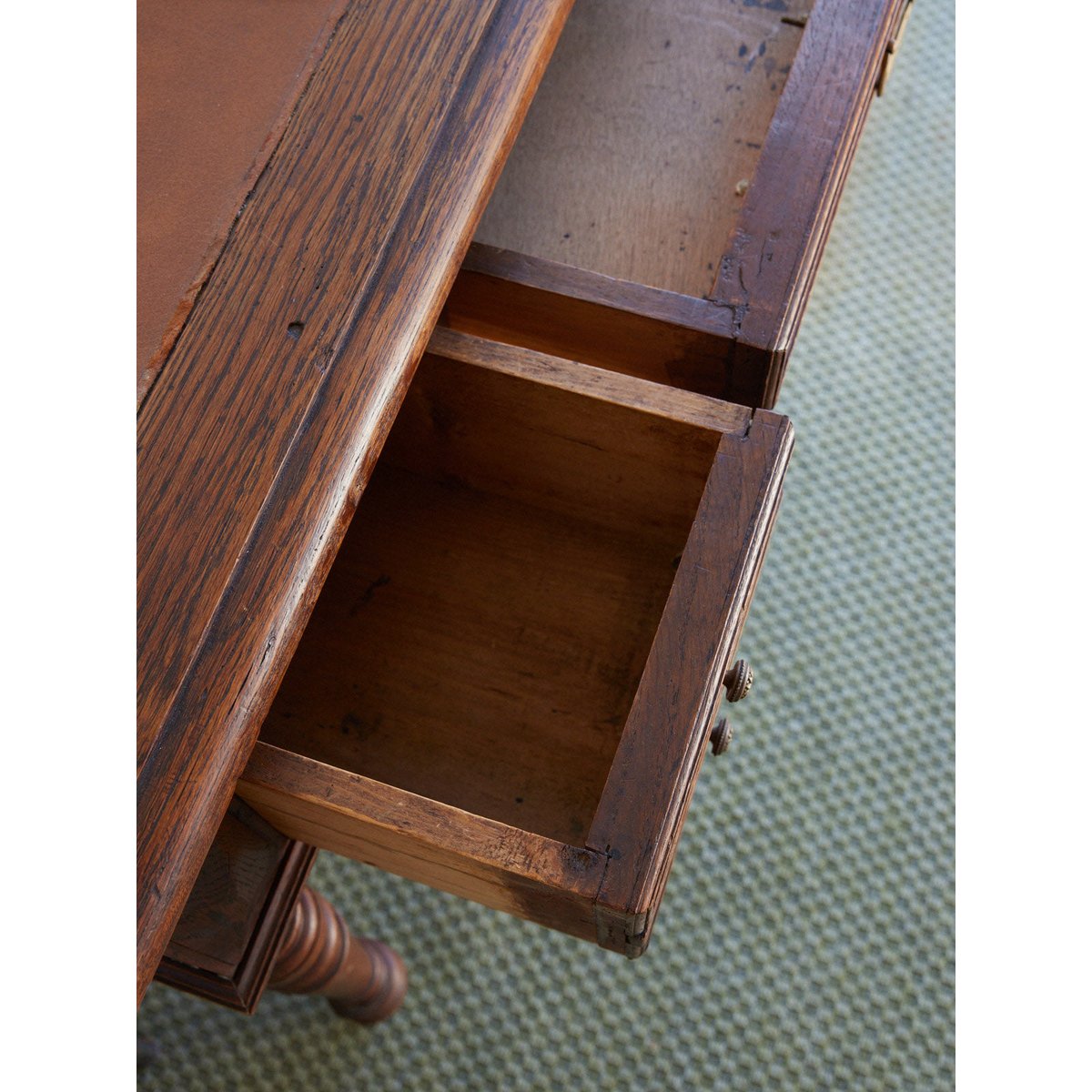 Bureau campagne en bois Edouard N°1081 - Bon état bois foncé, DEBONGOUT