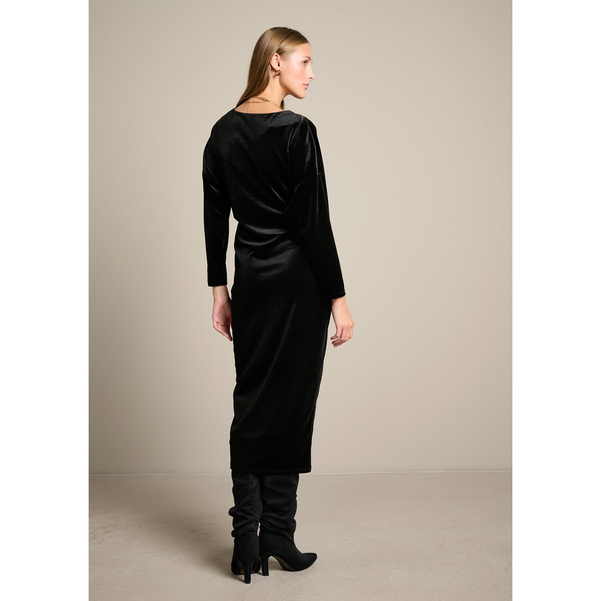Robe midi en velours à boucle noir, LOLALIZA