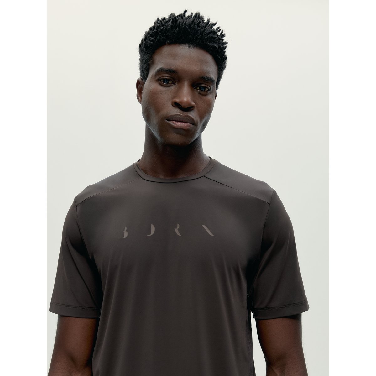 T-shirt de sport homme Volta 2.0 Manches courtes séchage rapide marron chocolat, BORN