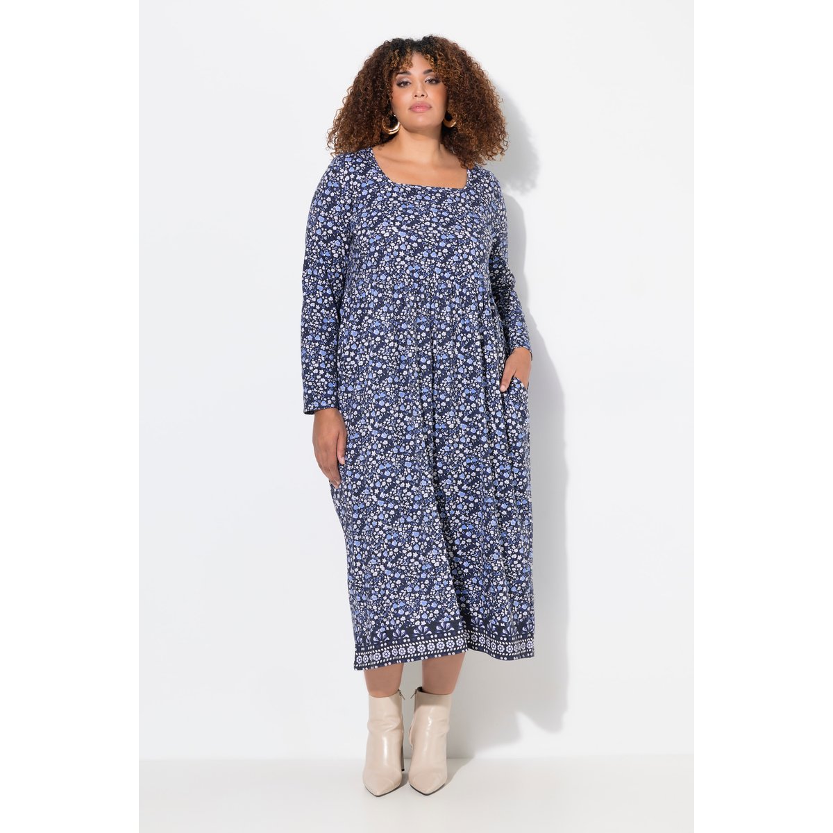 Robe en jersey avec poches marine, ULLA POPKEN