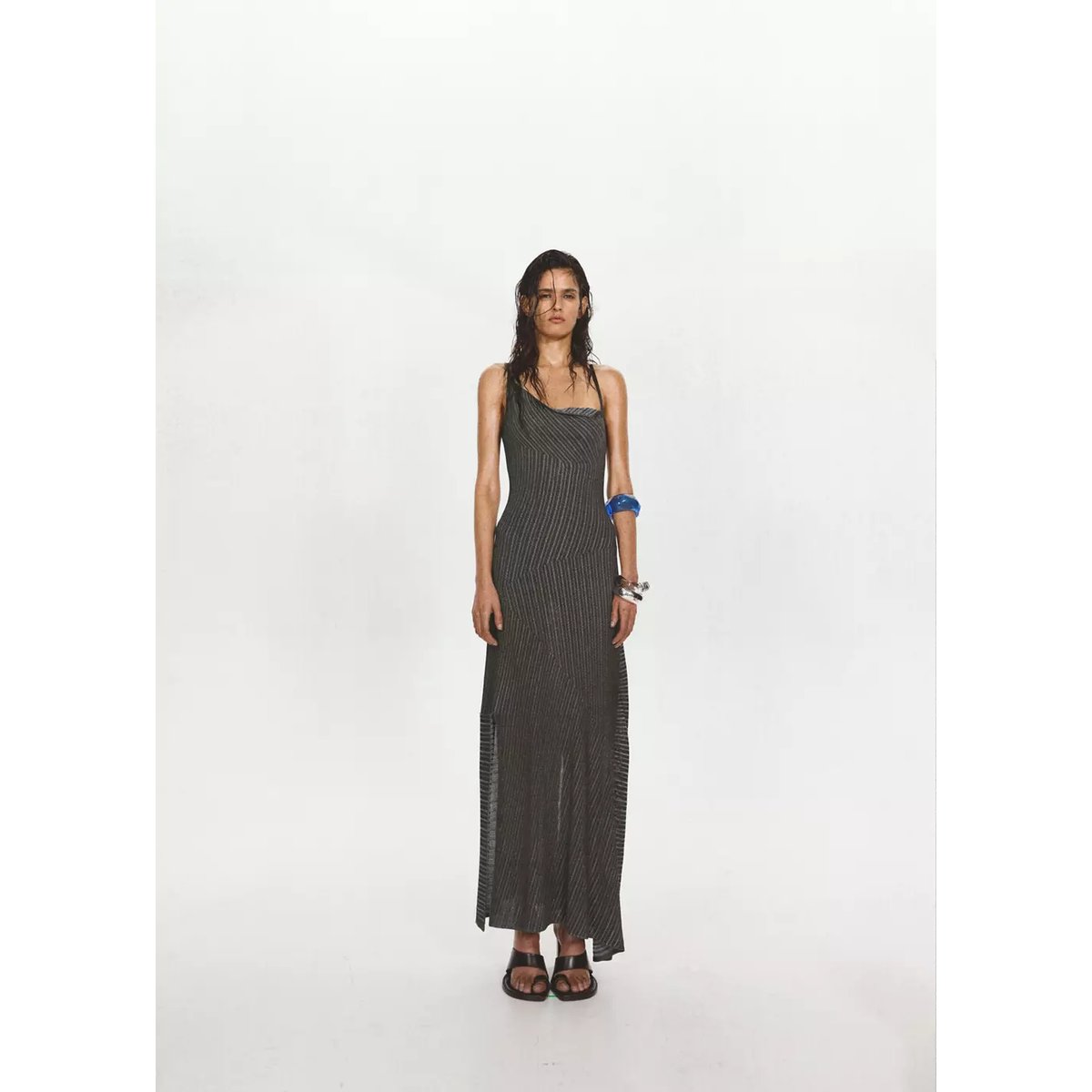 Robe en maille à rayures asymétrique café, MANGO