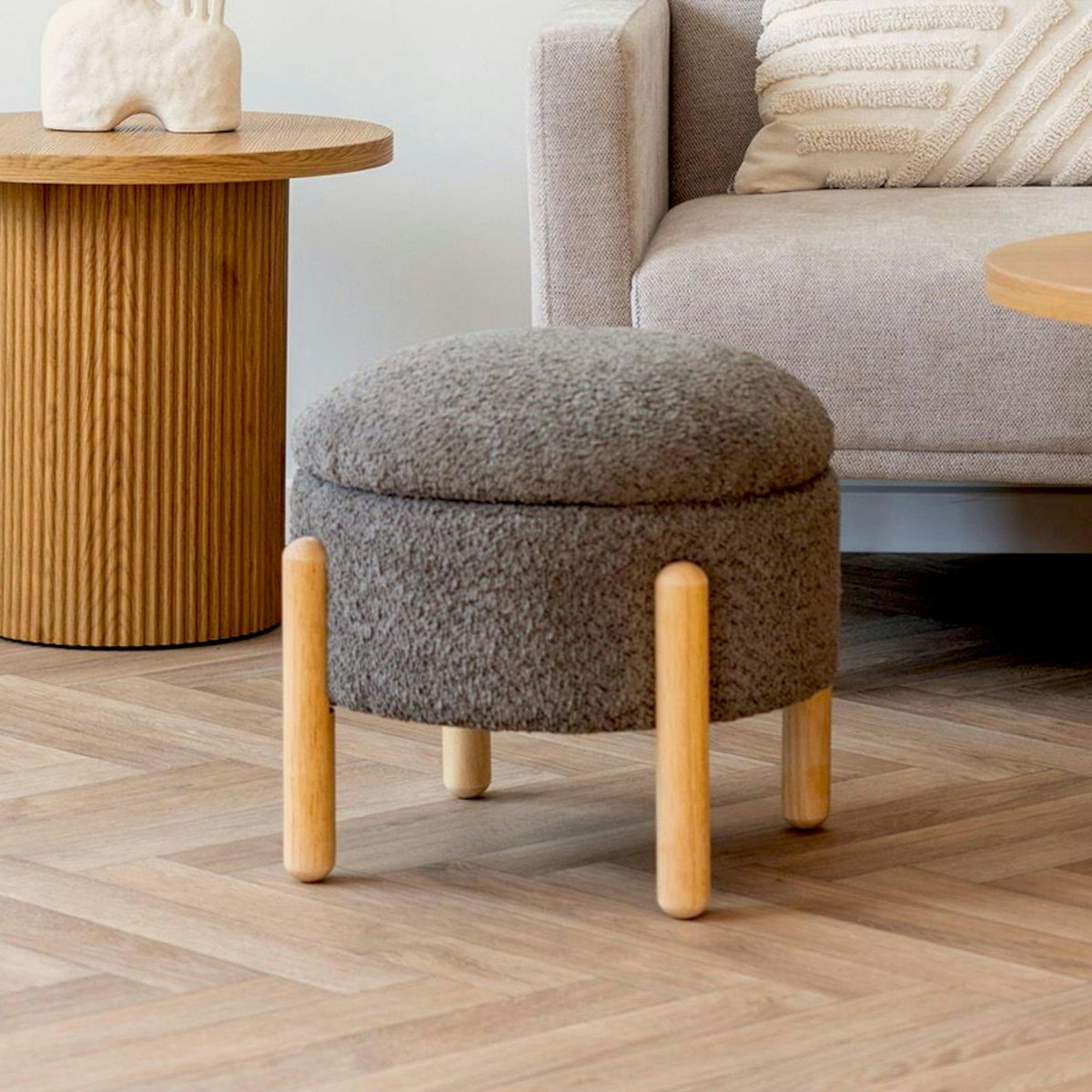Pouf marron avec rangement, pieds en bois blond BRUGES taupe, PIER IMPORT