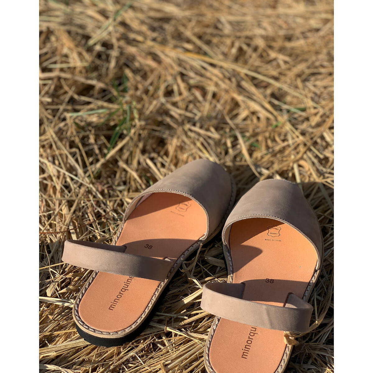 Sandales en nubuck talon plat beige, MINORQUINES