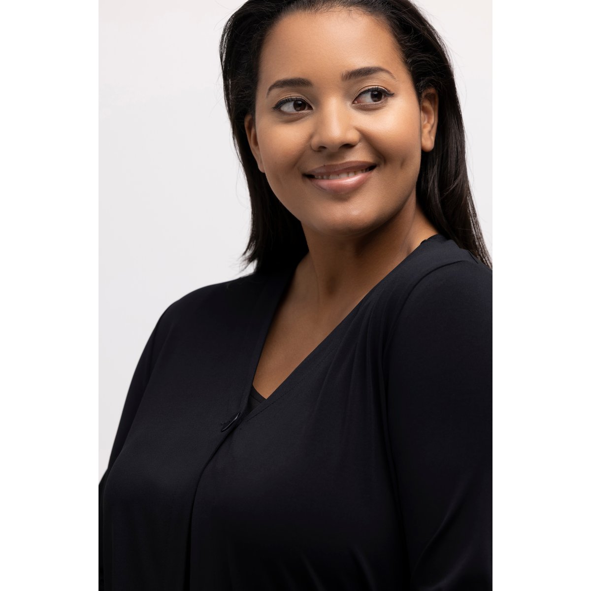 Veste en jersey, imprimé à pois. Col en V noir, ULLA POPKEN