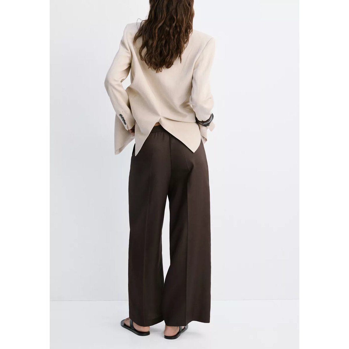 Pantalon lyocell taille haute chocolat, MANGO