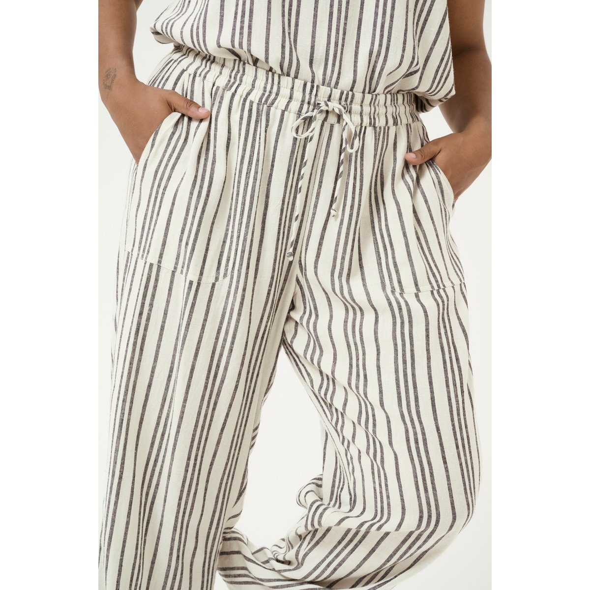 Pantalon de costume gris moonstruck/noir rayé, KAFFE CURVE